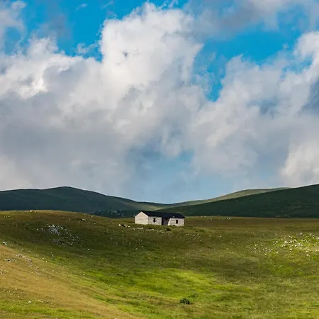 Calvisihome - Eleganza E Comfort Sul Gran Sasso Nyaraló *